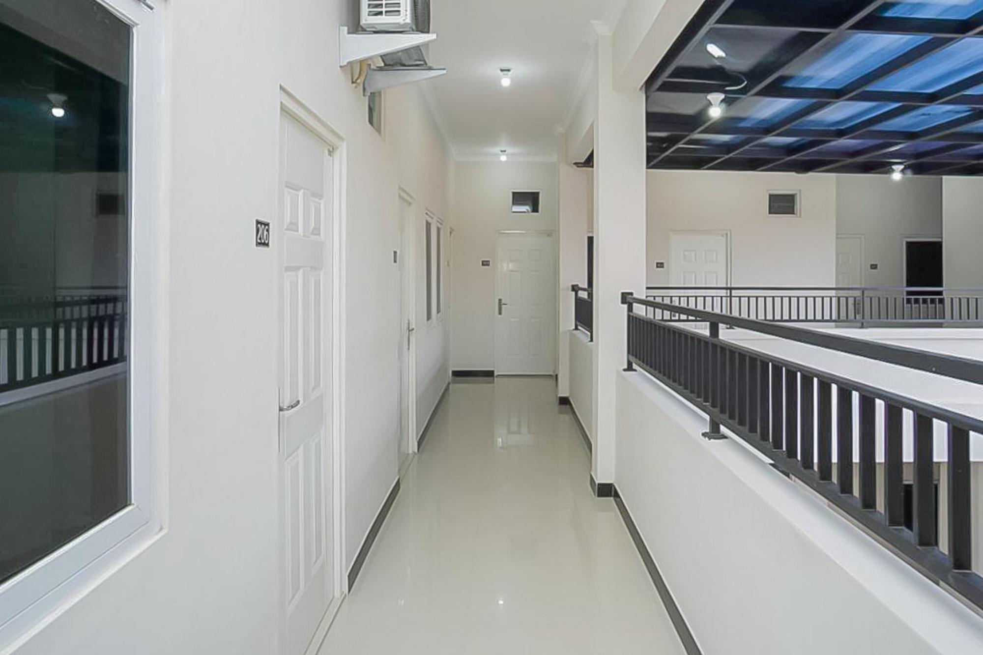 Waringin Guest House Tegal Mitra Reddoorz Tegal (Central Java) Exterior foto